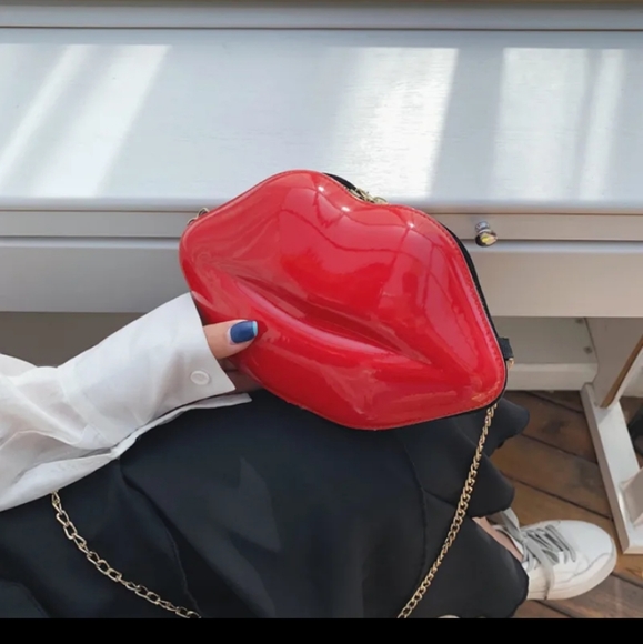 Lips purse bag vegan leather Valentine’s Day gift NEW Red lips kiss gold red - Picture 12 of 15